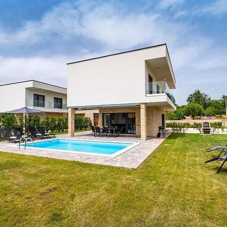 Beautiful In With Sauna Ferienhaus *